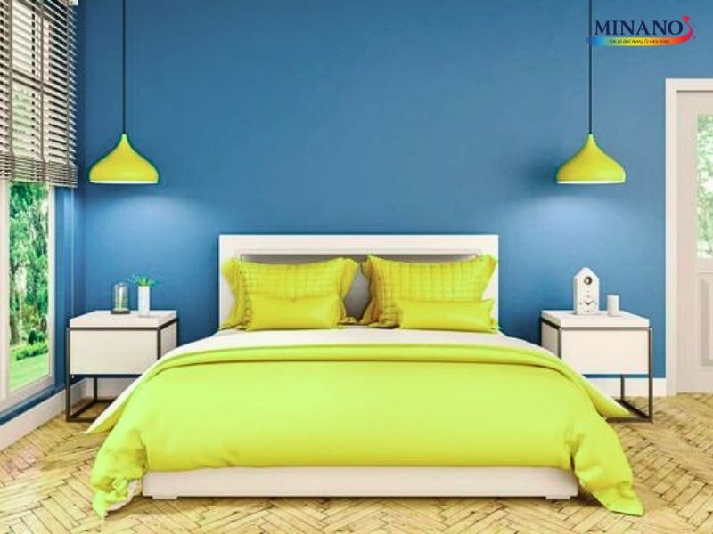 Màu vàng chanh kết hợp cùng màu xanh colbat không lỗi mốt