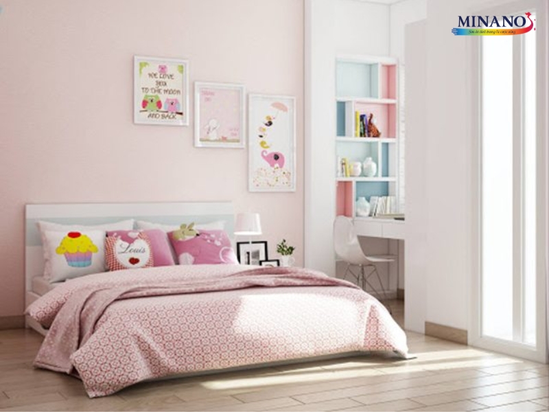 Phòng ngủ sơn màu hồng nhạt mang đến vẻ xinh xắn, dịu dàng