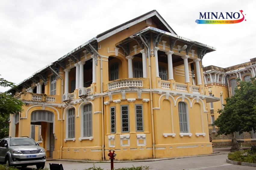 Sơn nhà màu vàng - nét đặc trưng cho phong cách kiến trúc Pháp