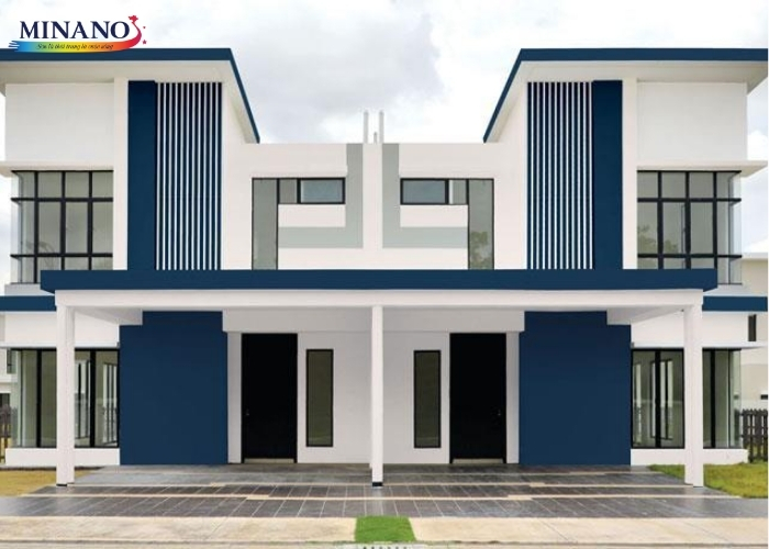 Ngôi nhà sơn màu xanh dương giúp giảm bớt cảm giác nóng bức tạo sự mát mẻg bức